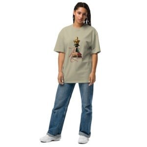 The Queen - Oversized faded t-shirt